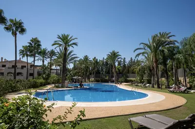 Middle Floor Apartment in Puerto Banús