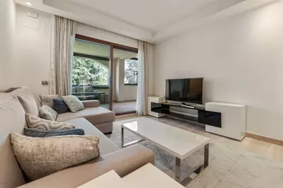 Middle Floor Apartment in Puerto Banús