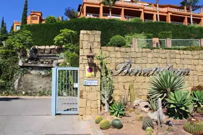 Middle Floor Apartment in Benahavís
