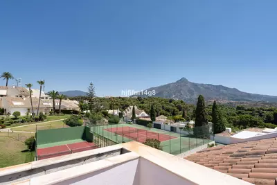 Townhouse in Nueva Andalucía