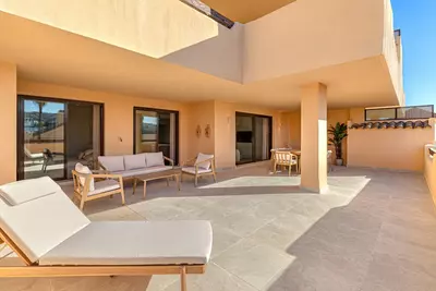 Ground Floor Apartment in Benahavís