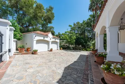 Detached Villa in Nueva Andalucía