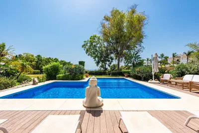 Detached Villa in Nueva Andalucía
