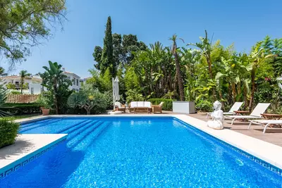 Detached Villa in Nueva Andalucía