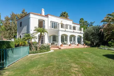 Detached Villa in Nueva Andalucía