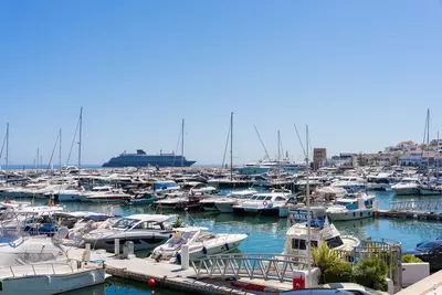 Middle Floor Apartment in Puerto Banús