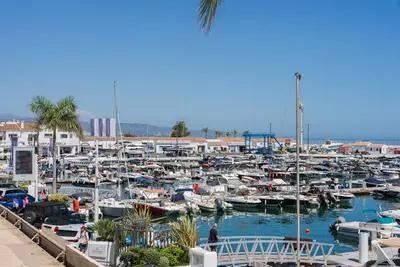 Middle Floor Apartment in Puerto Banús