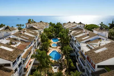 Middle Floor Apartment in Marbella
