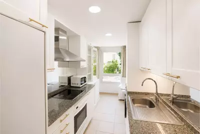 Middle Floor Apartment in Marbella