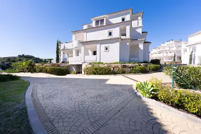 Ground Floor Apartment in Nueva Andalucía