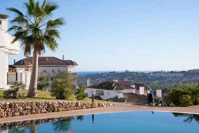 Ground Floor Apartment in Nueva Andalucía