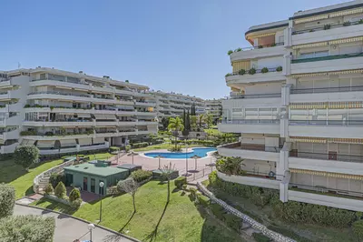 Middle Floor Apartment in Guadalmina Alta