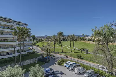 Middle Floor Apartment in Guadalmina Alta