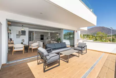 Middle Floor Apartment in Estepona