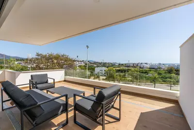 Middle Floor Apartment in Estepona