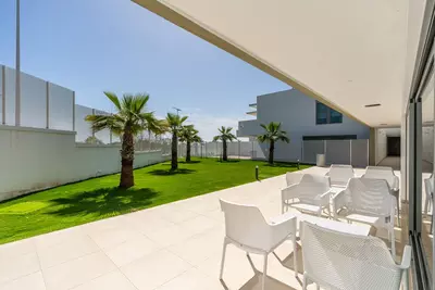 Middle Floor Apartment in Estepona