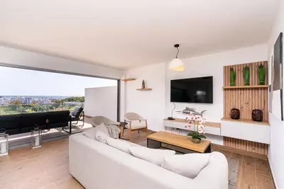 Middle Floor Apartment in Estepona