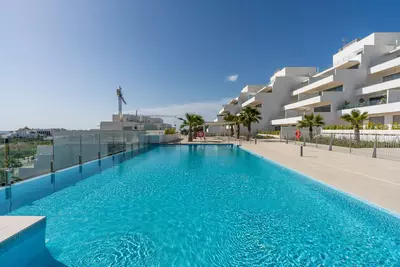 Middle Floor Apartment in Estepona