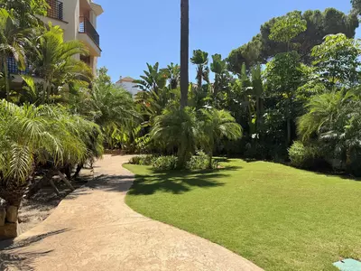 Top Floor Apartment in Puerto Banús