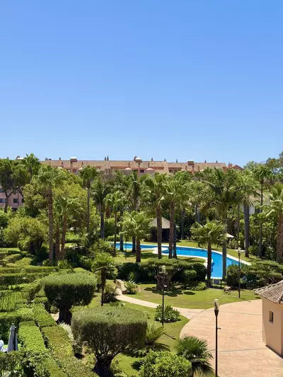 Top Floor Apartment in Puerto Banús