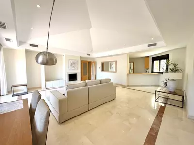 Top Floor Apartment in Puerto Banús