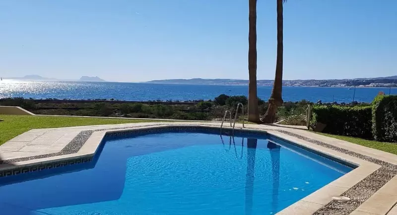 Middle Floor Apartment in Estepona