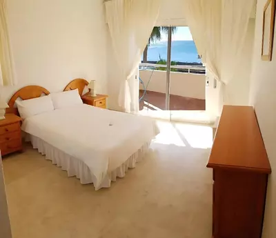 Middle Floor Apartment in Estepona