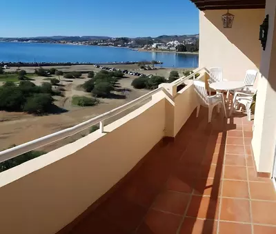 Middle Floor Apartment in Estepona