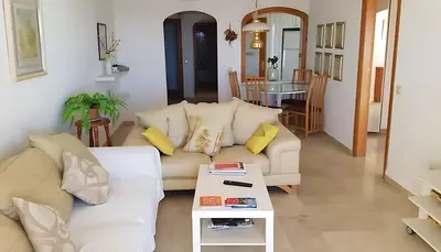 Middle Floor Apartment in Estepona