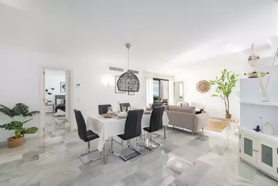 Middle Floor Apartment in Puerto Banús