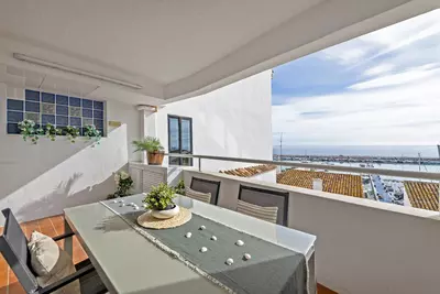 Middle Floor Apartment in Puerto Banús