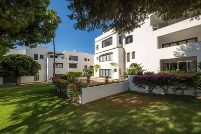 Middle Floor Apartment in Puerto Banús