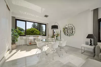 Middle Floor Apartment in Puerto Banús