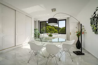 Middle Floor Apartment in Puerto Banús