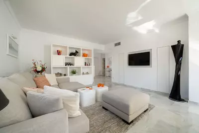 Middle Floor Apartment in Puerto Banús