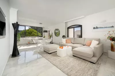 Middle Floor Apartment in Puerto Banús