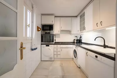 Middle Floor Apartment in Puerto Banús