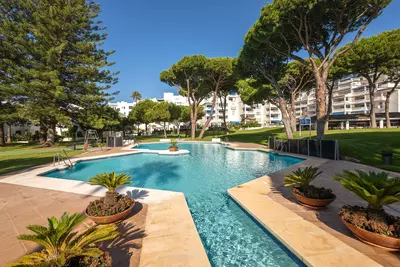 Middle Floor Apartment in Puerto Banús
