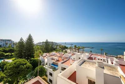 Middle Floor Apartment in Puerto Banús