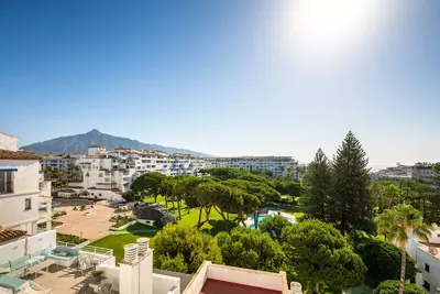 Middle Floor Apartment in Puerto Banús