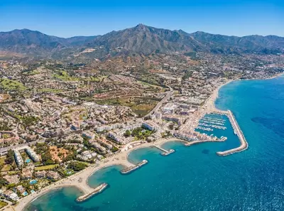 Middle Floor Apartment in Puerto Banús
