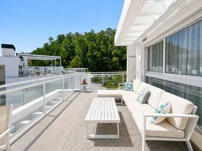 Top Floor Apartment in Benahavís