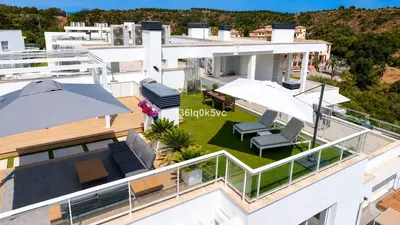 Top Floor Apartment in Benahavís
