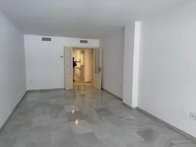 Middle Floor Apartment in Marbella