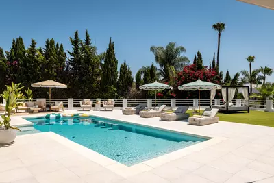 Detached Villa in Nueva Andalucía