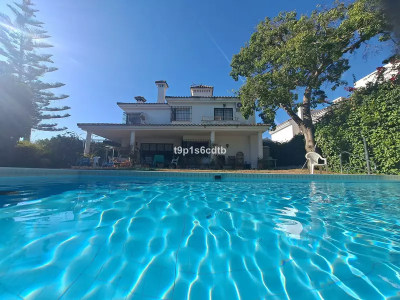 Detached Villa in Marbella