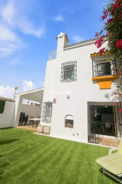 Semi-Detached House in Casares Playa