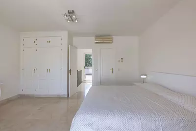 Townhouse in Nueva Andalucía