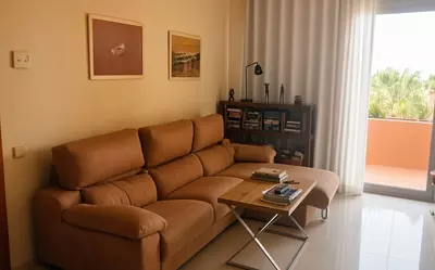 Middle Floor Apartment in Estepona