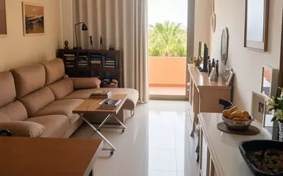 Middle Floor Apartment in Estepona